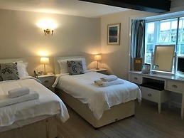 Mariners Hotel