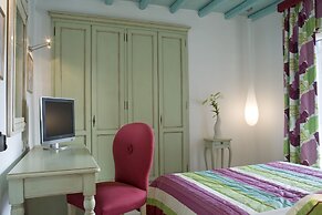 Arte & Mare Elia Luxury Suites & Idolio Vllas