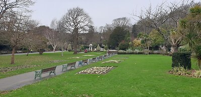Holly Lodge