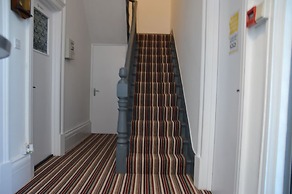 Holly Lodge