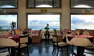 Paradise Isle Beach Resort