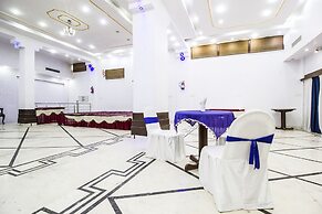 FabHotel Mayfair Inn