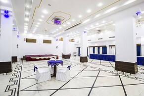 FabHotel Mayfair Inn