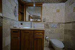 Holiday Cave Hotel