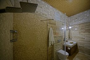Holiday Cave Hotel