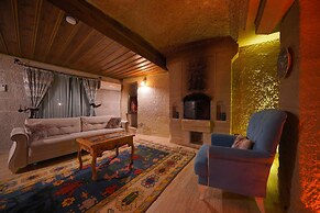 Holiday Cave Hotel