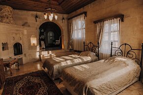 Holiday Cave Hotel