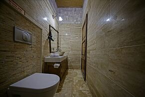 Holiday Cave Hotel