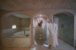 Holiday Cave Hotel