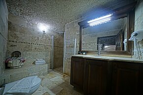 Holiday Cave Hotel