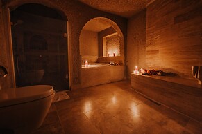 Holiday Cave Hotel