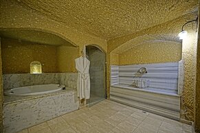 Holiday Cave Hotel