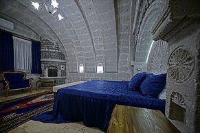 Holiday Cave Hotel