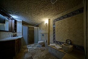 Holiday Cave Hotel