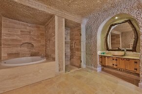 Holiday Cave Hotel