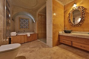 Holiday Cave Hotel