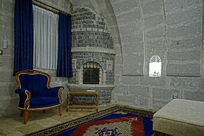 Holiday Cave Hotel