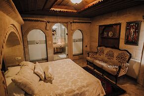Holiday Cave Hotel