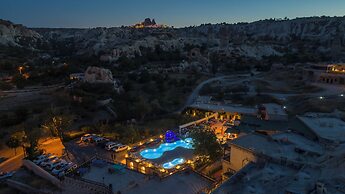 Holiday Cave Hotel