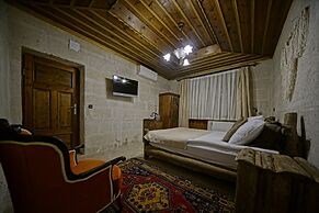 Holiday Cave Hotel