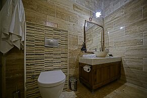 Holiday Cave Hotel