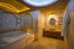 Holiday Cave Hotel
