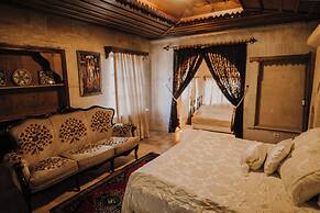 Holiday Cave Hotel