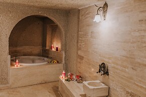 Holiday Cave Hotel