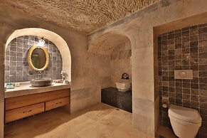 Holiday Cave Hotel