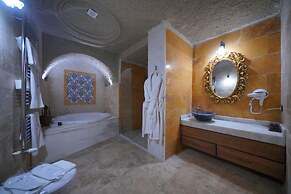 Holiday Cave Hotel