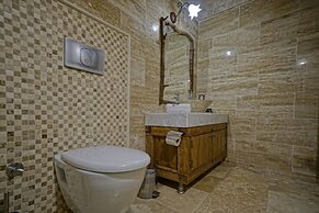 Holiday Cave Hotel