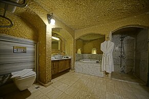 Holiday Cave Hotel