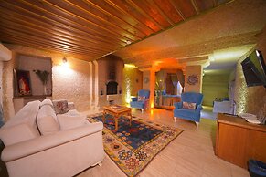 Holiday Cave Hotel