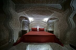 Holiday Cave Hotel