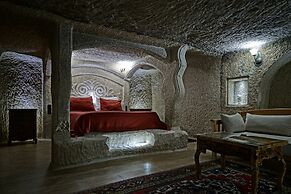 Holiday Cave Hotel