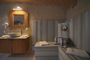 Holiday Cave Hotel