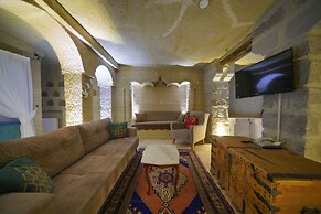 Holiday Cave Hotel