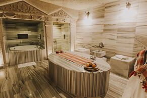 Holiday Cave Hotel