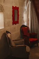 Holiday Cave Hotel