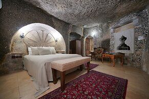 Holiday Cave Hotel