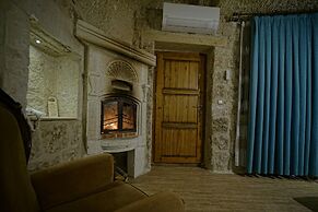 Holiday Cave Hotel