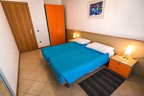 Splendid Golden Rocks Resort