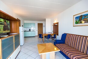 Splendid Golden Rocks Resort