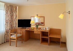 Nadiya Hotel