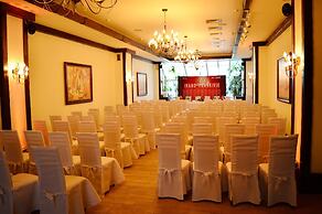 Nadiya Hotel