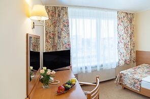 Nadiya Hotel