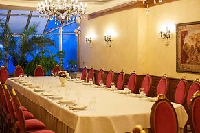 Nadiya Hotel