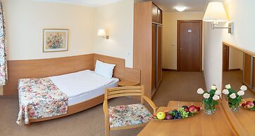 Nadiya Hotel
