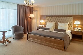 Nadiya Hotel