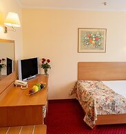 Nadiya Hotel